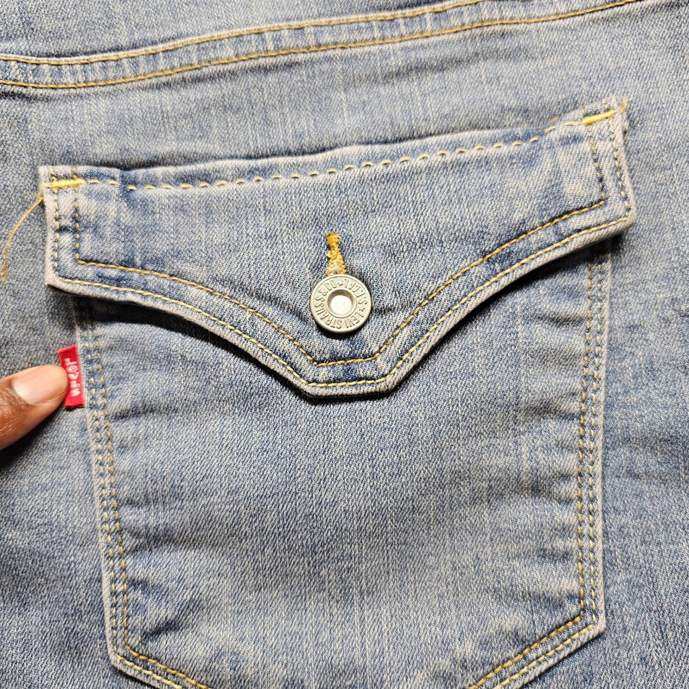 Levi Strauss & Co Denim Bermuda Shorts Womens Light Blue Casual Mid Rise 5421 - Picture 15 of 15